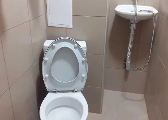 самостоятелна с душ с вход от тротоара на 3 мин пеш от автогара Lejlighed